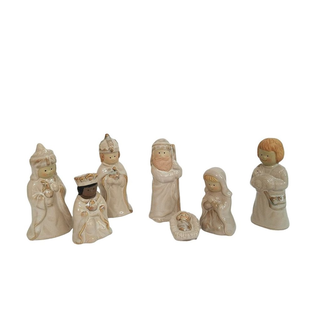 Vintage Nativity Scene Little Children Figurines 7 pc Christmas Tii Collections